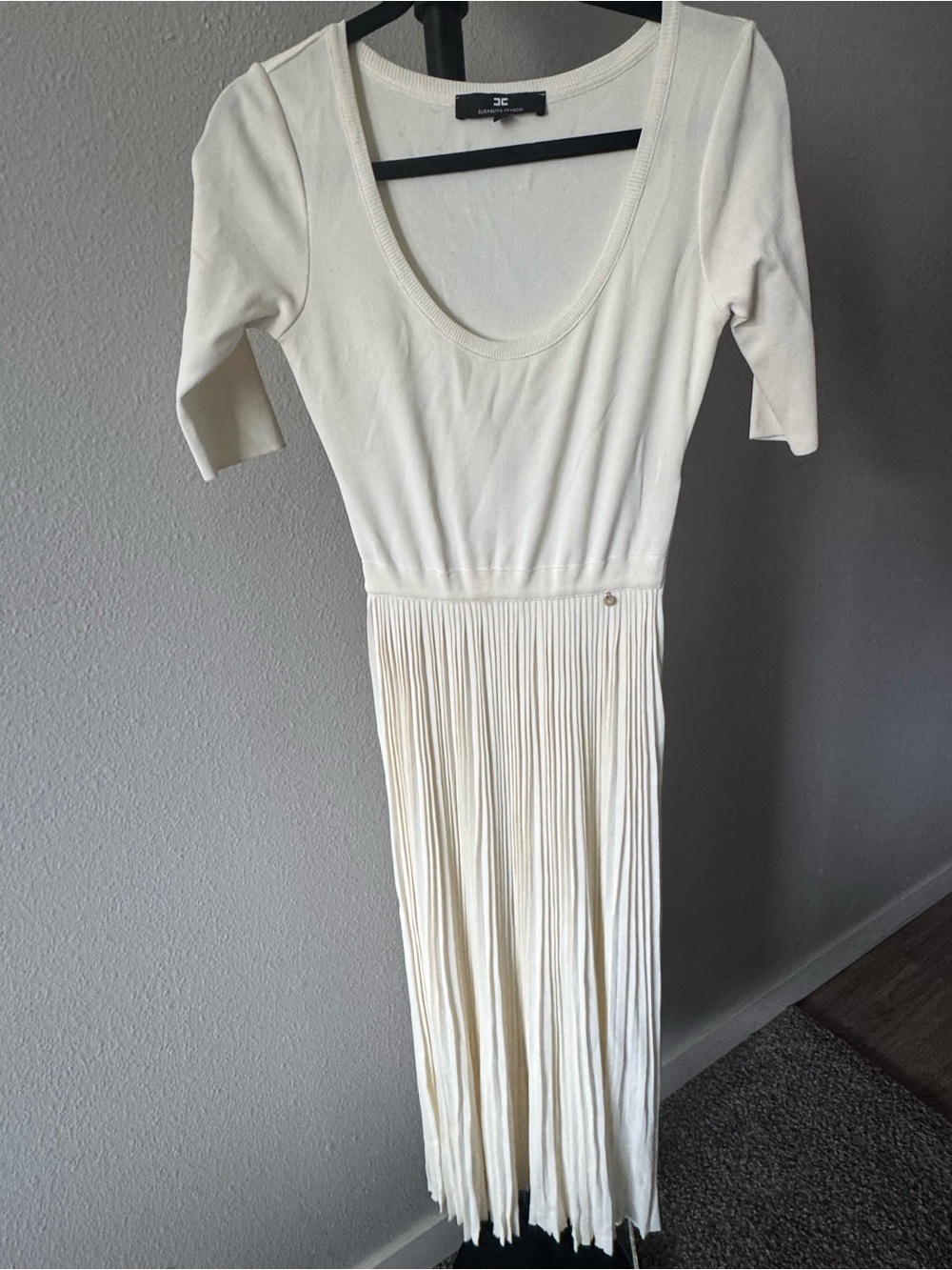 Women's Cream Scoop-Neck Pleated Midi Dress